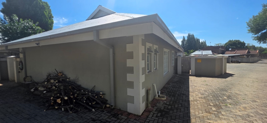 3 Bedroom Property for Sale in Kannoniers Park North West